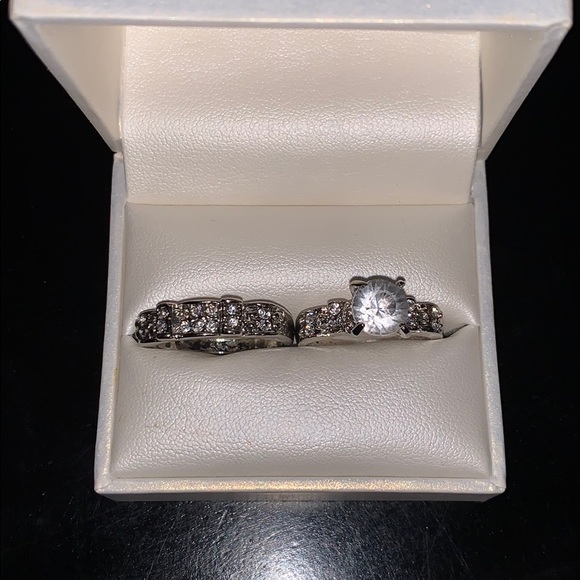 TUO JEWELRY Jewelry - 💍CZ SILVER 2 PC RING SET CAN BE WORN SEPARATELY